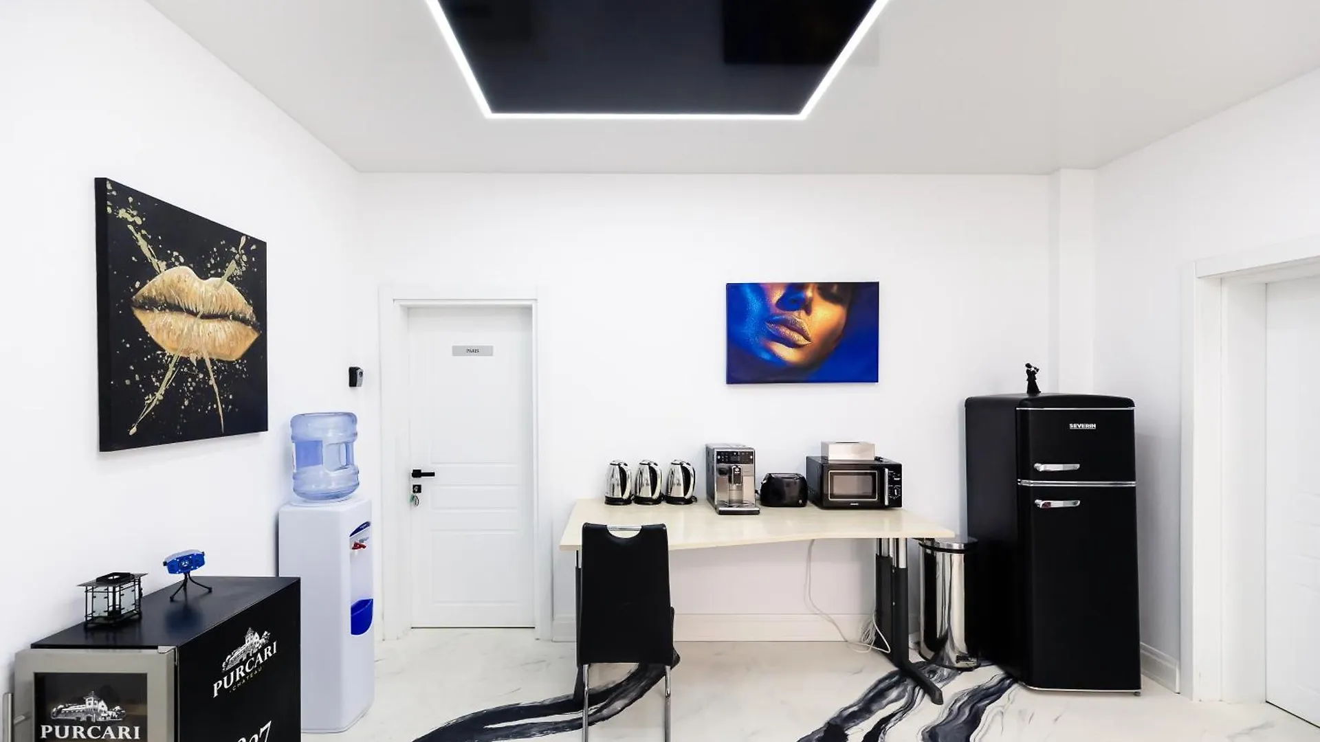 Bucharest Studios Berlin Room רומניה