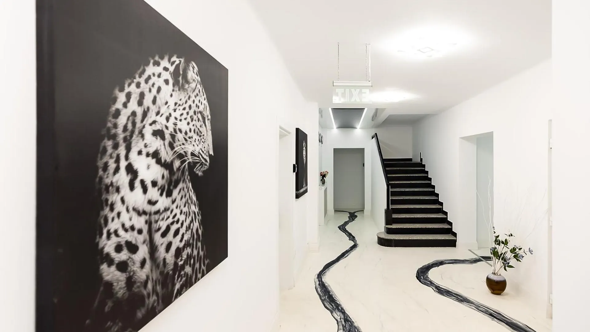 Bucharest Studios Berlin Room Rumænien