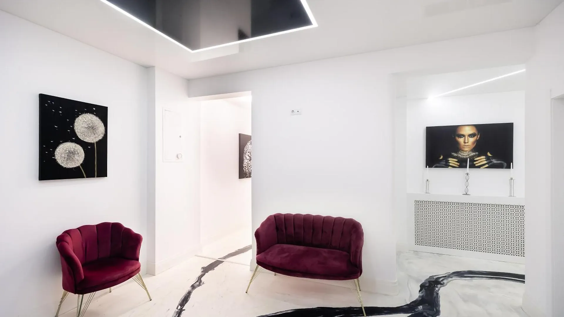 Bucharest Studios Berlin Room 0*,  רומניה
